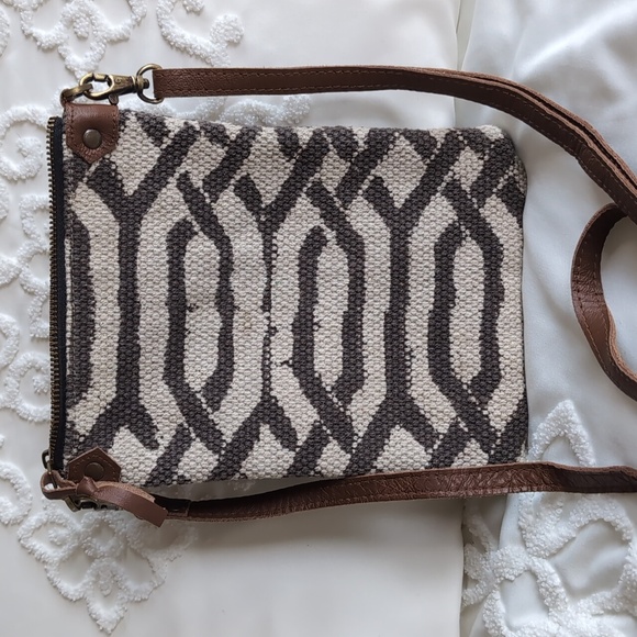 TIKKA Art Studio Company Hand Blocked Cotton/Leather Dhurrie Crossbody Bag NWT - Picture 8 of 16